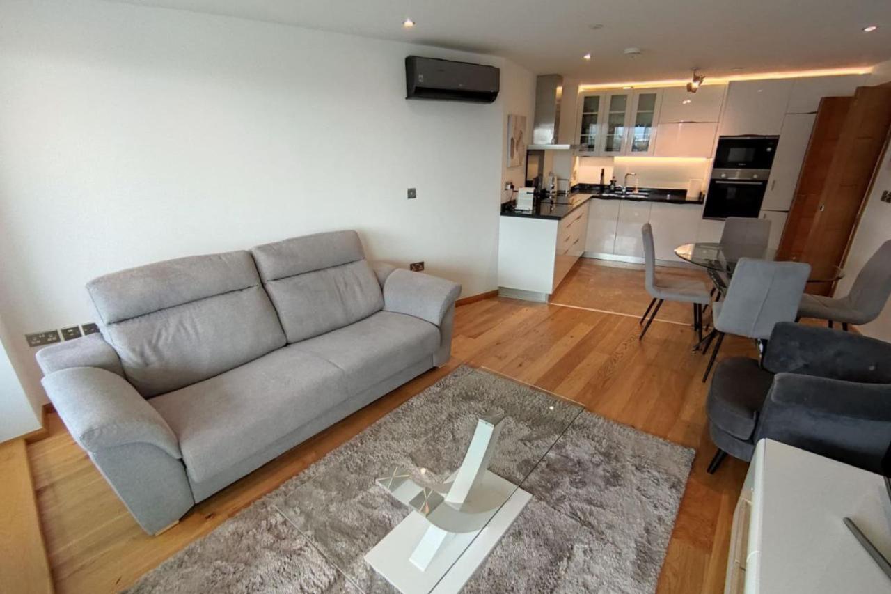 Seaside Serenity Oasis - High Floor - Stunning Views 지브롤터 외부 사진