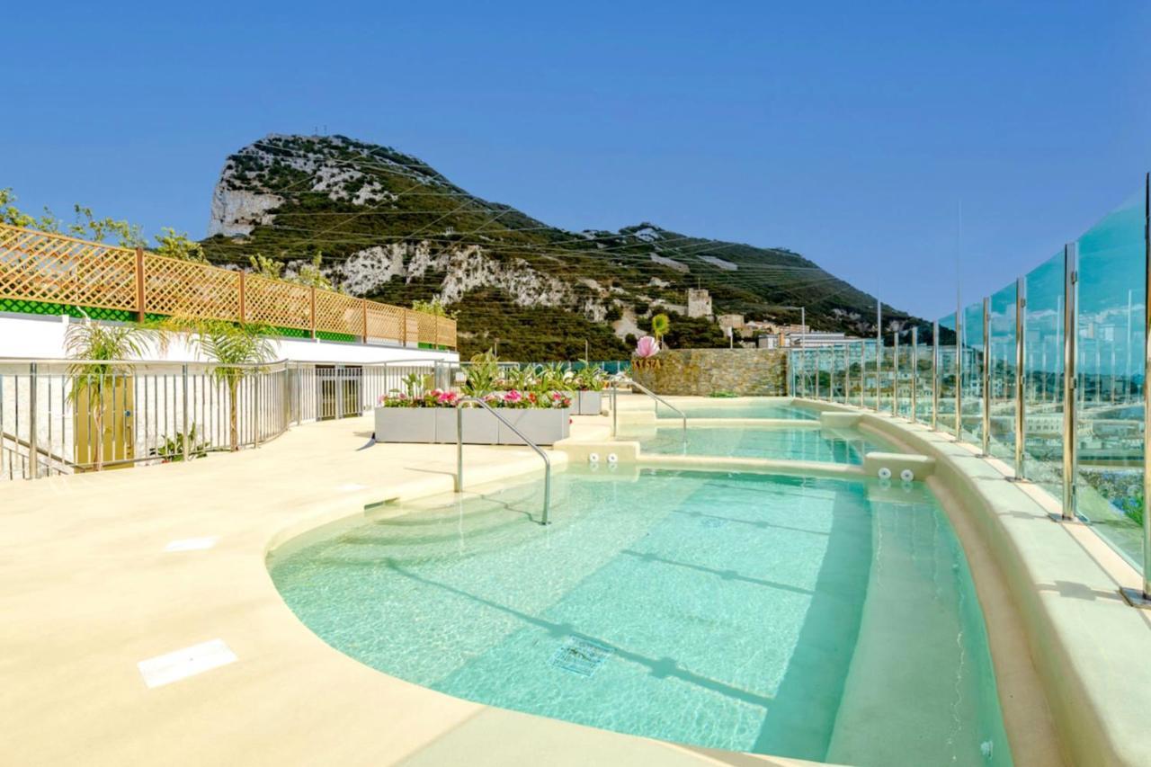 Seaside Serenity Oasis - High Floor - Stunning Views 지브롤터 외부 사진