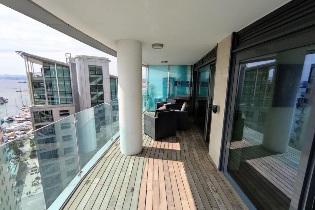 Seaside Serenity Oasis - High Floor - Stunning Views 지브롤터 외부 사진